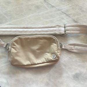 LULULEMON 🍋 BELT BAG